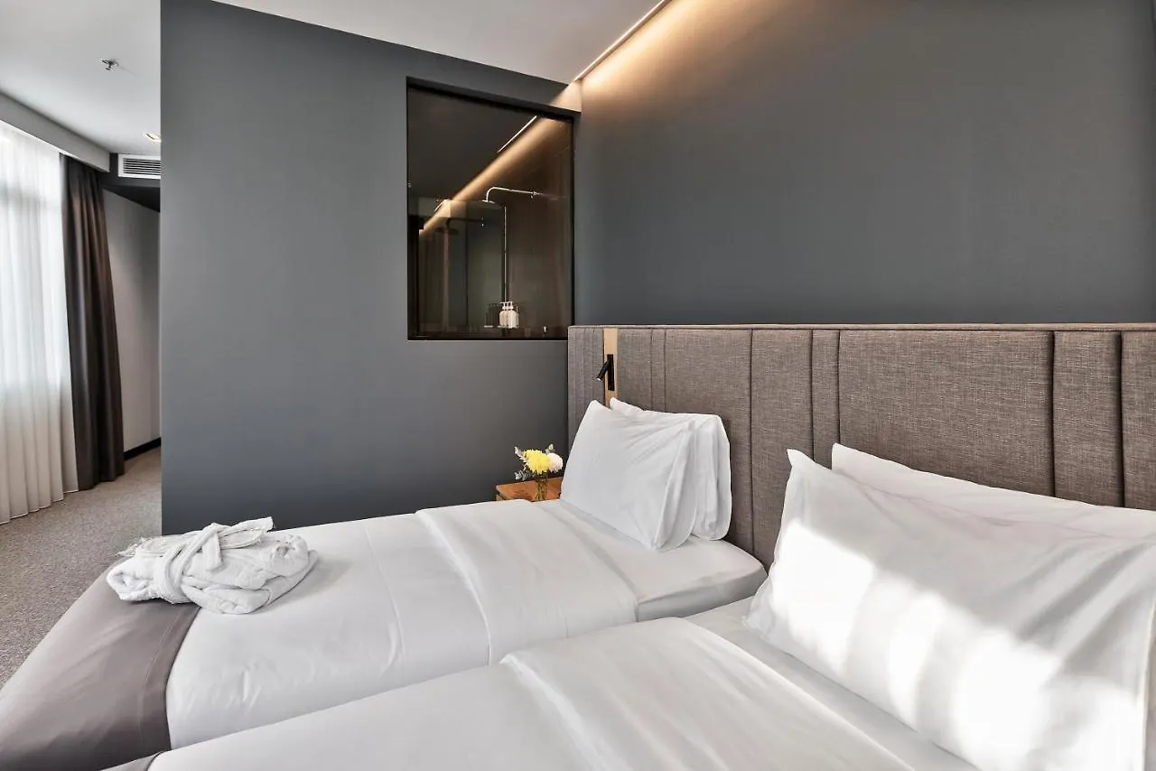 Graf Hotel Tbilisi 4*,