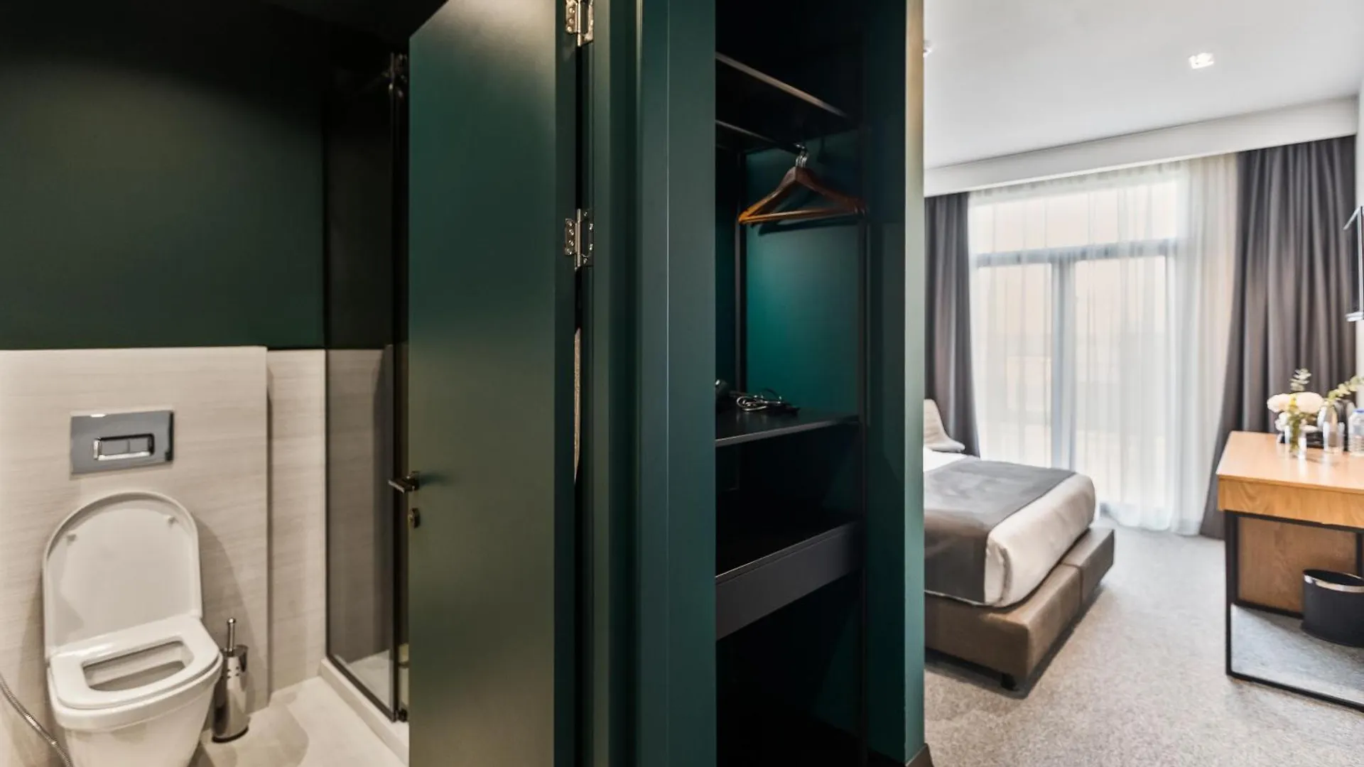 Graf Hotel Tbilisi 4*,  Georgia